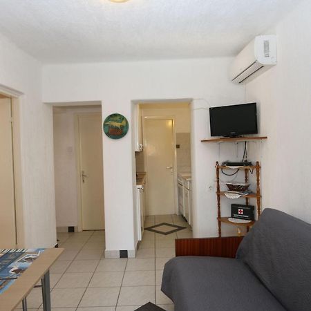 Apartments Nadenic Šilo Buitenkant foto