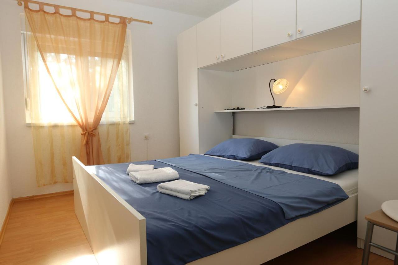 Apartments Nadenic Šilo Buitenkant foto