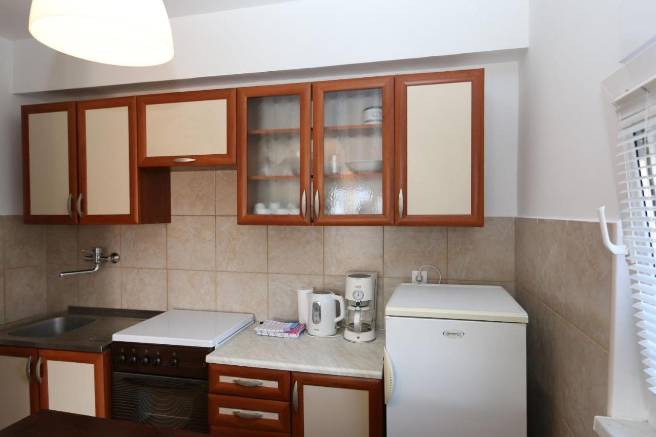 Apartments Nadenic Šilo Buitenkant foto